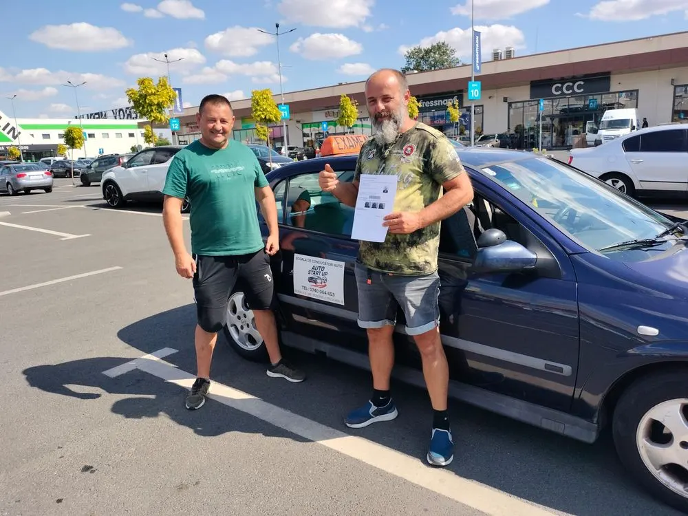 Cursant și instructor într-o zi însorită